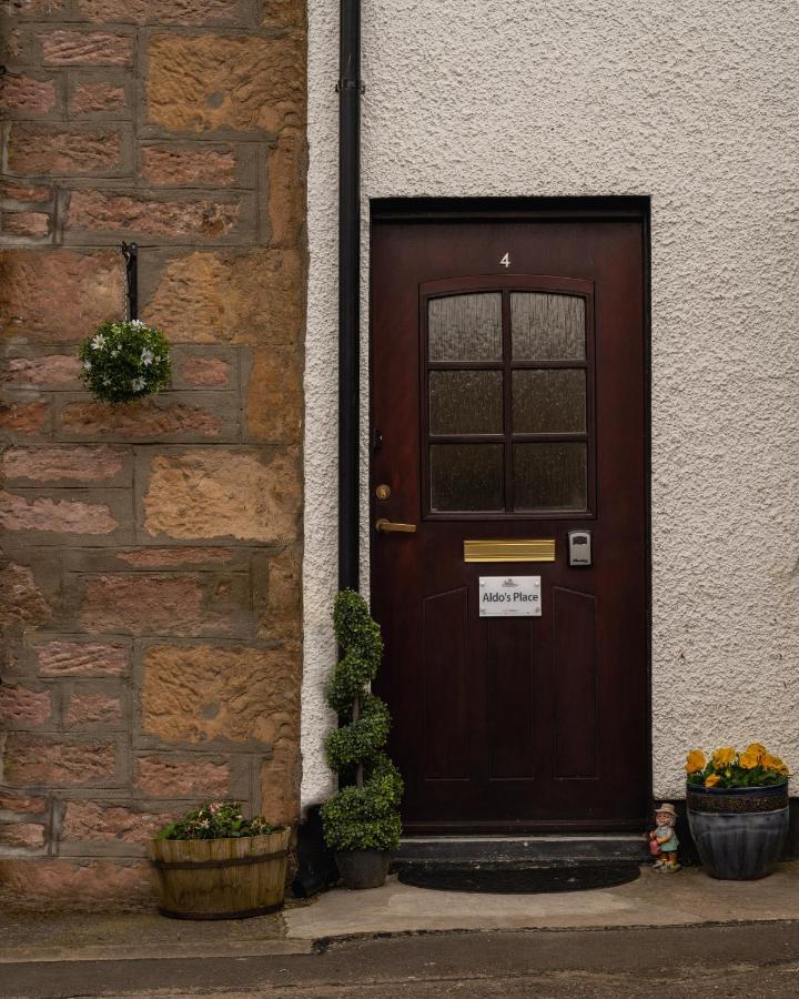 Aldo'S Place Dingwall Exterior photo